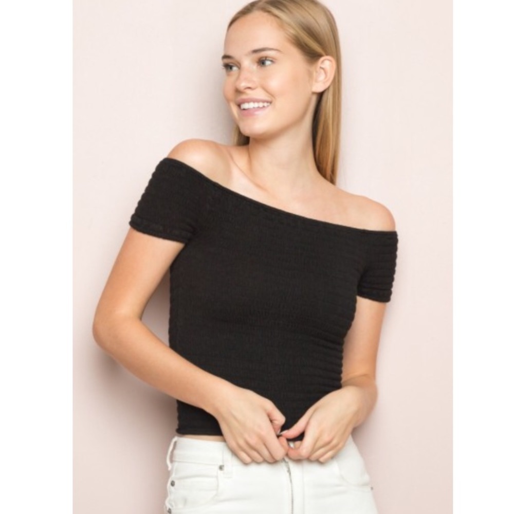 Brandy Melville off the shoulder top